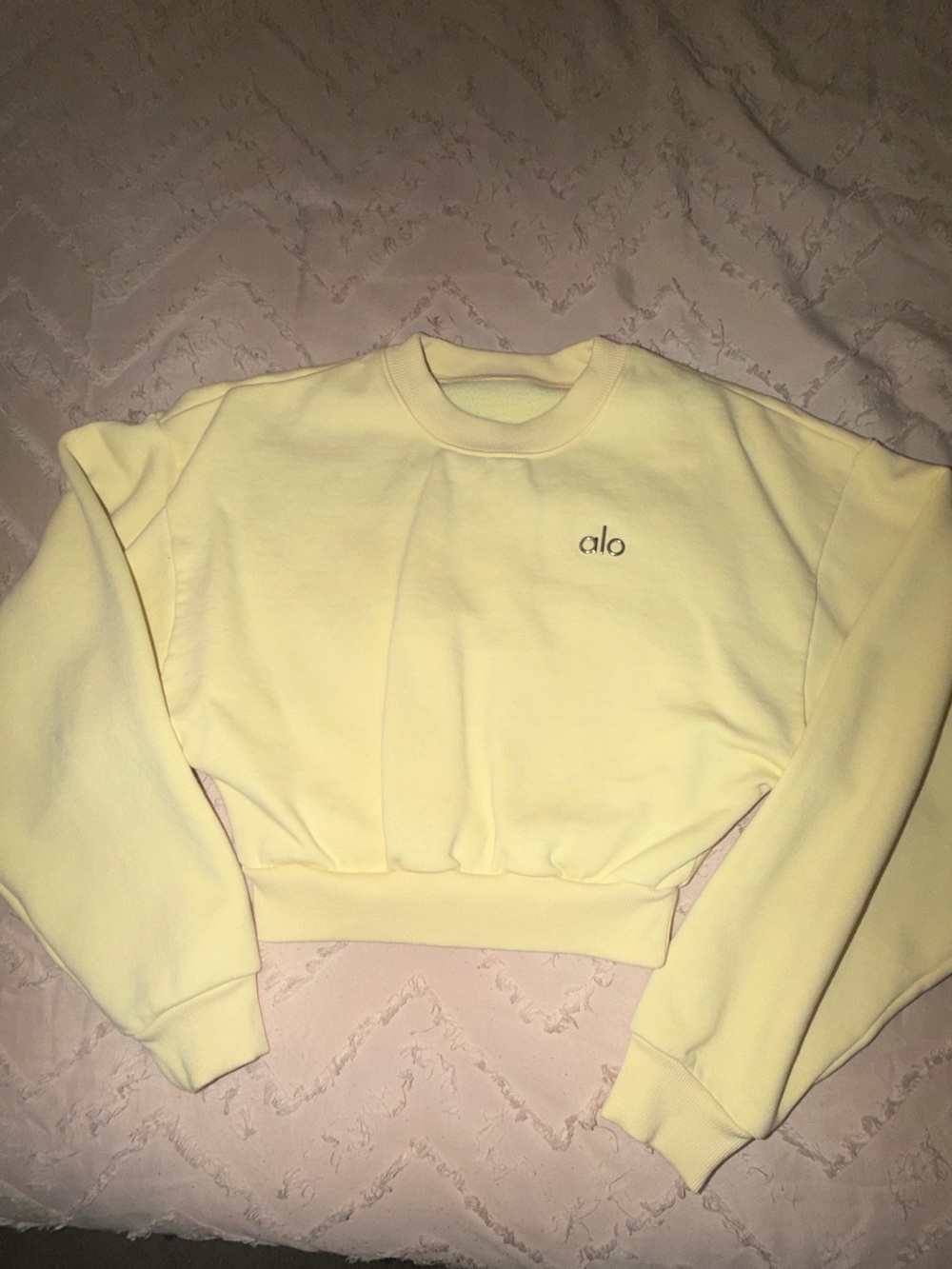 Alo Candlelight Yellow Cropped Accolade Crewneck Sweatshirt, Size Small - Picture 4 of 6